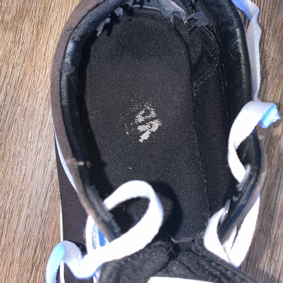 Vans Women’s lace up sneakers good used condition size 7.5. - Picture 6 of 7